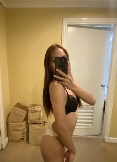 Elaila - Transsexual escort in Manila Photo 3 of 6