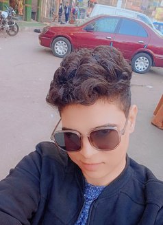 Elain - Acompañantes masculino in Cairo Photo 1 of 2