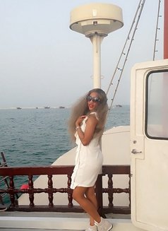 Elcy - escort in Muscat Photo 2 of 3