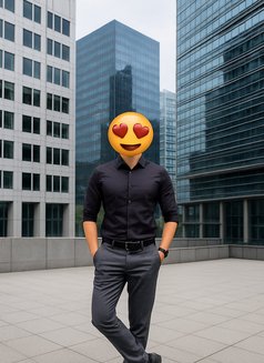 Elegant Male for Selective - Acompañantes masculino in Mumbai Photo 4 of 5