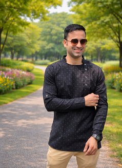 Elegant Male for Selective - Acompañantes masculino in Mumbai Photo 10 of 11