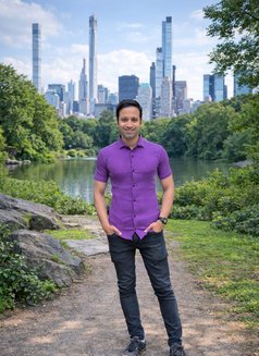 Elegant Male for Selective - Acompañantes masculino in Mumbai Photo 3 of 11