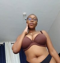 Elena 911 - puta in Nairobi