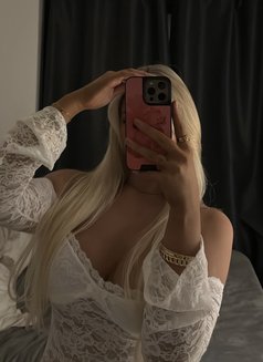 Elena - escort in Athens Photo 3 of 3