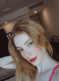 Elena - escort in Muscat Photo 8 of 11