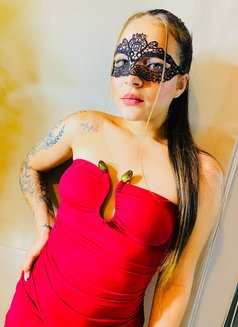 Elena - escort in Dubai Photo 2 of 6