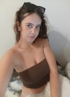 Elena - escort in Kuwait Photo 2 of 3
