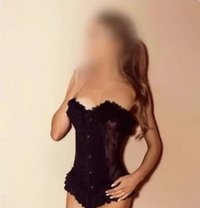 Elena - escort in Nantes