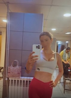 Elena - escort in Muscat Photo 4 of 4