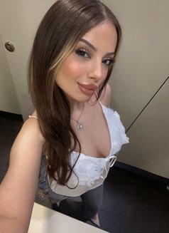 Elena - escort in Tirana Photo 11 of 22
