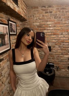 Elena - escort in Tirana Photo 12 of 22