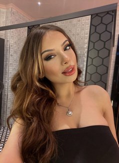 Elena - escort in Tirana Photo 13 of 22