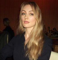 Elena - puta in Kolkata Photo 1 of 3