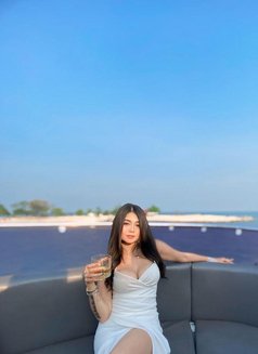 Elena - puta in Jakarta Photo 1 of 8