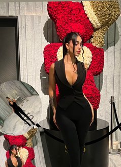 Elena - escort in Dubai Photo 1 of 8