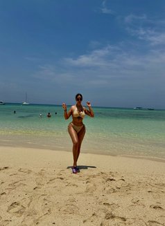 Elena - escort in Dubai Photo 5 of 8