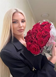 Elena - escort in Dubai Photo 6 of 7