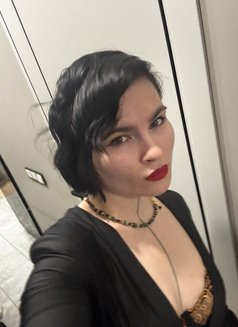 Elena - escort in Hong Kong Photo 2 of 9