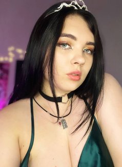 Elena - escort in Hong Kong Photo 5 of 15