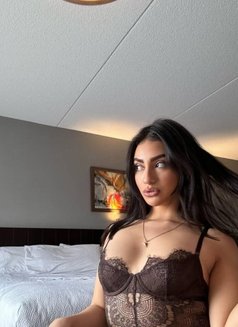 Elena - escort in Yanbu Photo 5 of 8
