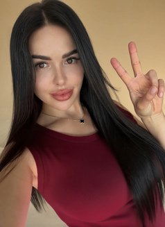 Elena - escort in Abu Dhabi Photo 1 of 1