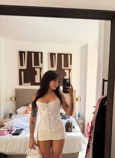 Elena - puta in Munich Photo 1 of 4