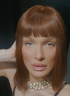 Elena - escort in Madrid Photo 1 of 6