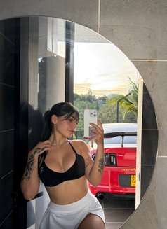 Elena - escort in Shenzhen Photo 3 of 4