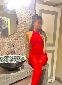 Elena - escort in Colombo Photo 18 of 20