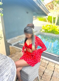 Elena - escort in Colombo Photo 20 of 20