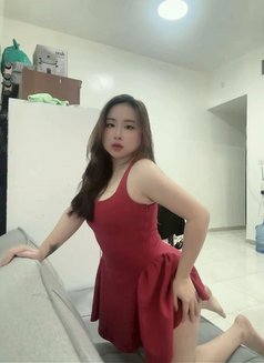 Elena - escort in Abu Dhabi Photo 3 of 6