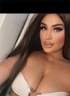 Elena - escort in Jeddah Photo 5 of 5