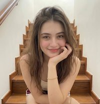 Elena - puta in Jeddah Photo 1 of 4
