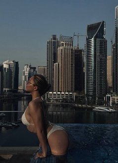 Elena Yong Fresh - puta in Dubai Photo 13 of 13