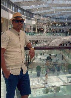 Eleonor Kana - Acompañante masculino in Bujumbura Photo 1 of 2