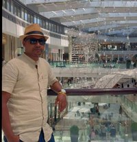 Eleonor Kana - Acompañante masculino in Bujumbura