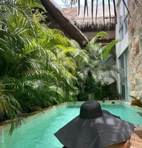 Elha - puta in Candolim, Goa