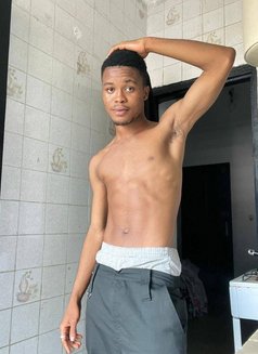 Eli Cherry - Acompañante masculino in Abidjan Photo 3 of 5