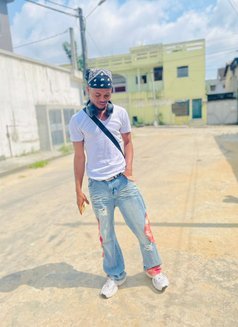 Eli Cherry - Male companion in Abidjan Photo 5 of 10