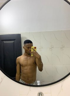 Eli Cherry - Male companion in Abidjan Photo 6 of 10