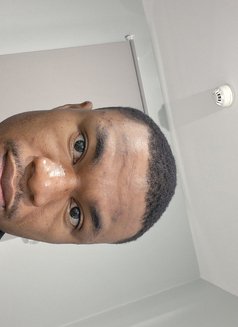 Eli Kev - Male escort in London Photo 1 of 2
