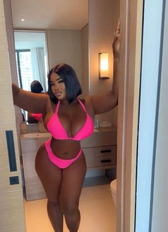 Eliana - Masajista in Dubai Photo 1 of 7