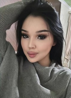 Eliana - escort in Dubai Photo 3 of 20