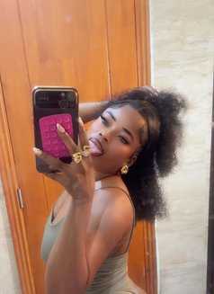 Eliana - escort in Dakar Photo 5 of 5