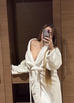 Elianesexy - puta in Riyadh Photo 15 of 30