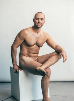 Elias - Male escort in Berlin Photo 3 of 16