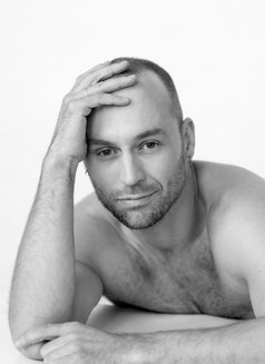 Elias - Male escort in Berlin Photo 5 of 16
