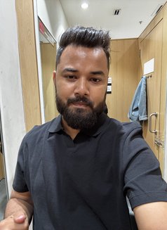 Orthour :Confident and professional - Male escort in Kolkata Photo 3 of 6