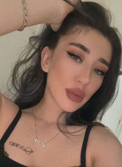 Elif - escort in Riyadh Photo 8 of 9