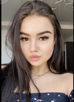 Elif - escort in Riyadh Photo 2 of 6